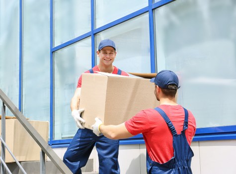 Local removal van planning a house move in Haringey