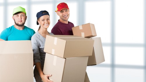 Local flat removal service planning access and parking for a Haringey move
